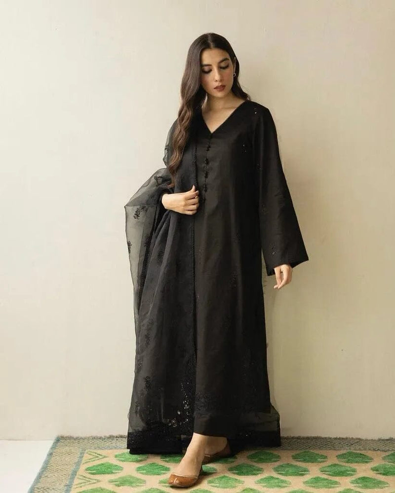 Phantom Luxe| 3-Piece Stitched Outfit Garoor 