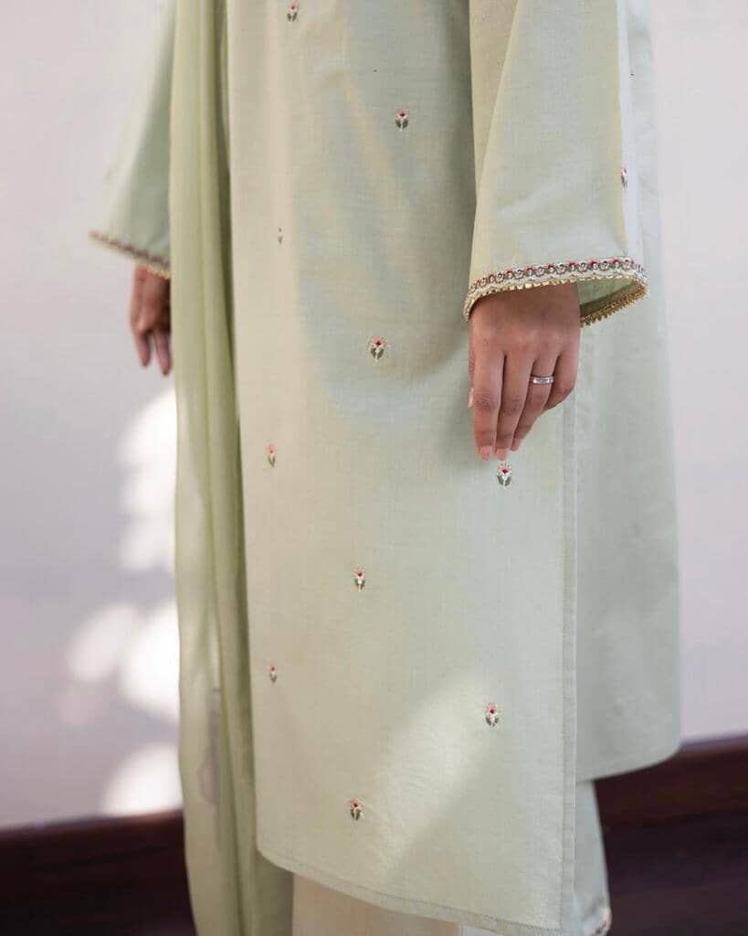 Precious Green | 3 Piece-Stitched Dress Garoor 